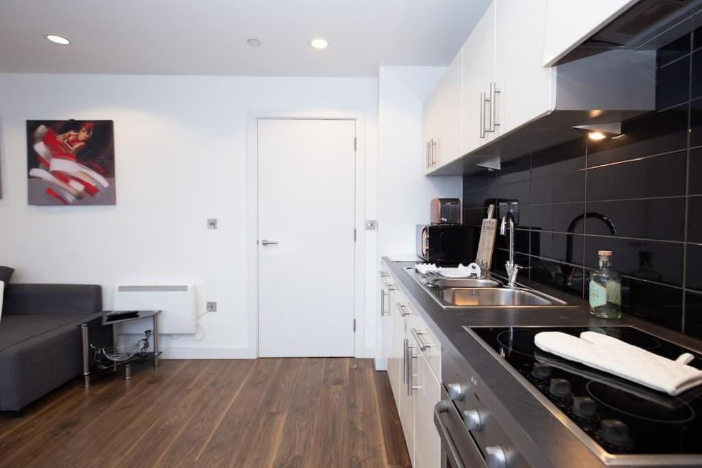 Stylish Mediacity 2Bed, Sleeps 6, Amazing Views Manchester Exterior photo